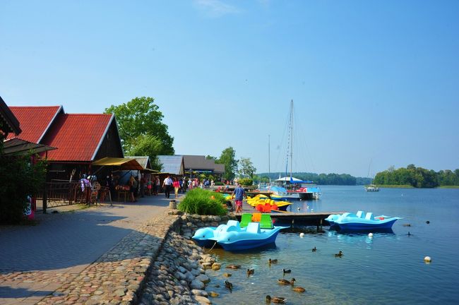 この辺りは避暑地というか別荘地というか・・・<br />ヴィリニュスから近いのでお気軽に来れそう。<br />ボートに乗れます。