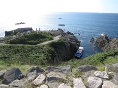 東尋坊☆

あの遊覧船に乗ります♪
階段が怖かった〜！
途中で引き返そうかと思ったくらい風は強いし断崖だし。

13時45分 永平寺発のバスで芦原温泉駅を経由して東尋坊へ15時18分着。
この前のバスが11時45分発で永平寺で蕎麦食べなければ乗れたかも。
意外に不便なのよね〜。

