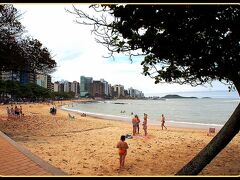 福島原発事故以降の「フクシマ」に一番近い放射線レベルを示すこの海岸。

