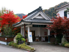 こちらもすぐ近くにある芭蕉の館、松尾芭蕉は奥の細道の旅の途中にここ山中温泉で9日間滞在したそうです。今年自分は全く意識したわけでないのですが松島や山寺、敦賀の氣比神宮と芭蕉ゆかりの地をいくつも訪れることになった年になりました。