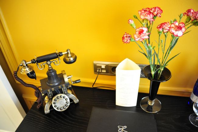 電話局だったのでこんな電話が・・・現役です。