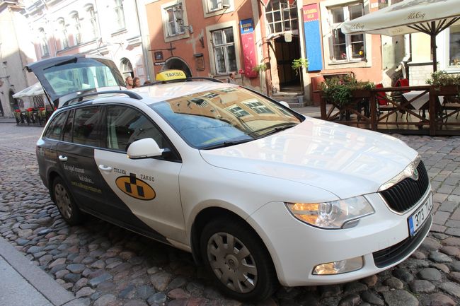 空港からタクシーでホテルに<br />15分ぐらいだったか・・・旧市街まで近いです。<br />10ユーロだったかな。安い。