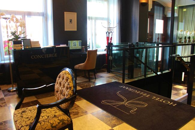 SUPERIOR DOUBLE（朝食込） EUR 215.00 ＠140　30100円<br />娘の参加でプラス75ユーロ 合計 290ユーロ40600円<br /><br />ホテルテレグラーフのロビーです。<br /><br />