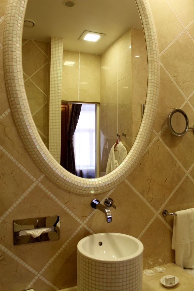 バスルーム<br /><br />この洗面は使いにくい〜(^^ゞ