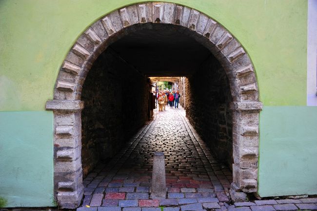 反対のドームに抜けました。