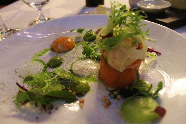 サーモン<br /><br />見た目も素敵<br />美味しいです。