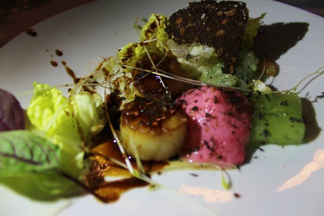 貝柱のソテー<br /><br />赤いのはなんだろう・・・・<br />メモしないと忘れてしまう。<br /><br />