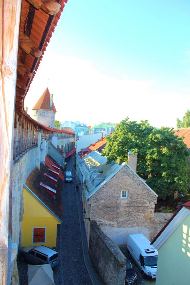 三角の屋根はヴィル門