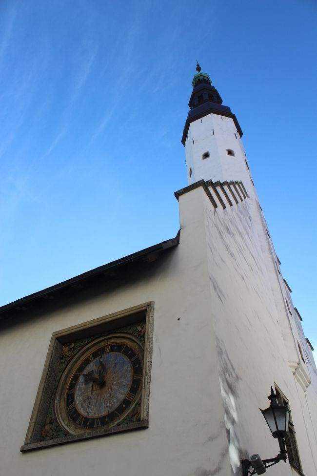 精霊教会<br /><br />14世紀の建物<br />タリンで最初に取り付けられた聖霊教会の大時計（１６８４年製）