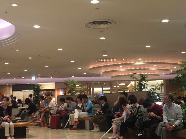 雨なのであつた逢菜軒ひつまぶしの松坂屋店に来ました。この行列