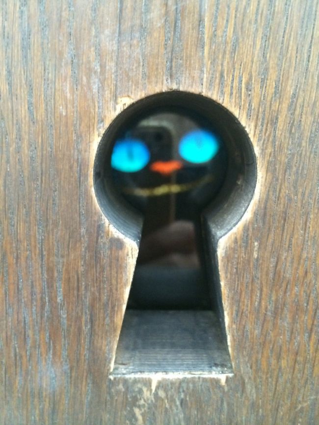 水曜日のアリスがこんな商店街にありました