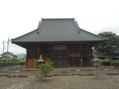 小浜市に入り若狭国分寺．
聖武天皇の勅願により全国に建てられた国分寺の1つ．現在も曹洞宗寺院として存続している．
写真は本堂(釈迦堂)．かつては金堂があった箇所．
1704〜10年頃の建造，入母屋造，瓦葺．
県下最大の木造彫刻である木造釈迦如来坐像を安置．