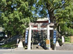 まずは、駅の近くの北岡神社で参拝します。