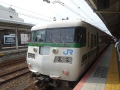 九州から関門トンネルを抜け、下関駅に到着すると古めかしい電車が待っていた。