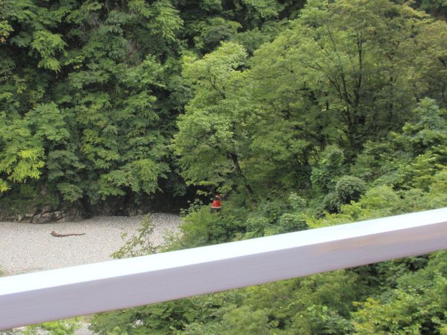 進んで行きました。