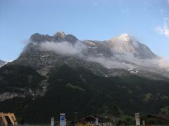 グリンデルワルドの二日目。
朝からいい天気です。。今朝はアイガー（３９７０ｍ）もバッチリ見えます。

