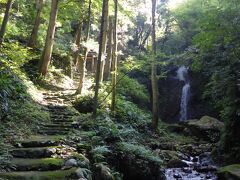 ようやく不動の滝に辿り着きました。
