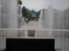 長崎市内定期観光ﾊﾞｽで主な観光地を巡りました｡最初は平和公園から｡