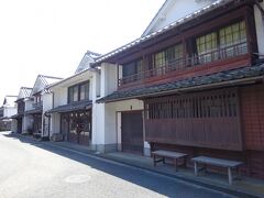 これが、卯之町の街並み。江戸時代に建てられた古い建物が並び、宇和島街道の宿場町として栄えた跡を残しています。重要伝統的建造物群保存地区に指定。