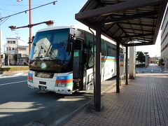 翌朝7:10に伊勢市駅に到着。
まずは徒歩で外宮を目指す。ここから約10分。