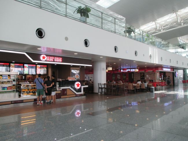 空港内は、新しいのでどこもキレイですね！。