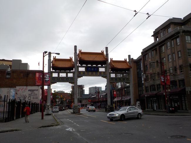 翌日ランチするためにチャイナタウンへ。<br /><br />日曜だからか閑散としてる。