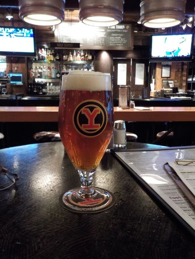 こっちはコクと苦みがあってビールらしい美味しさ。<br /><br />これも6.50カナダドル。