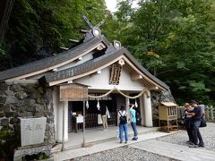 ここが戸隠神社奥社です。
20年近く通ってるけど、奥社に来るのは実に2回目…。