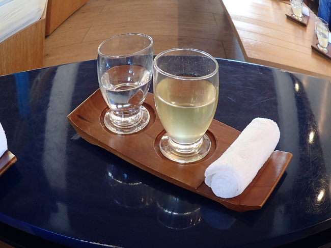 お水とサンピン茶が出ます<br /><br />氷が入っていると良かったなぁ〜<br /><br />ちょっとした説明を聞きＧＯに部屋まで案内してもらいます<br /><br />私たちは外人ＧＯでしたｗ<br /><br />説明は勿論英語…（汗）<br /><br />なんとなくの理解力のため再度日本人ＧＯに聞き直しました^_^;