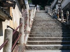 西方寺普明閣への階段