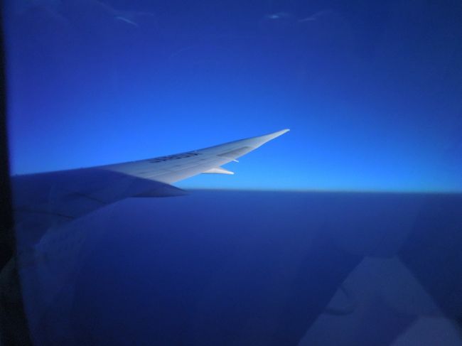 ハノイから羽田まで、復路は４時間半程。近い〜。