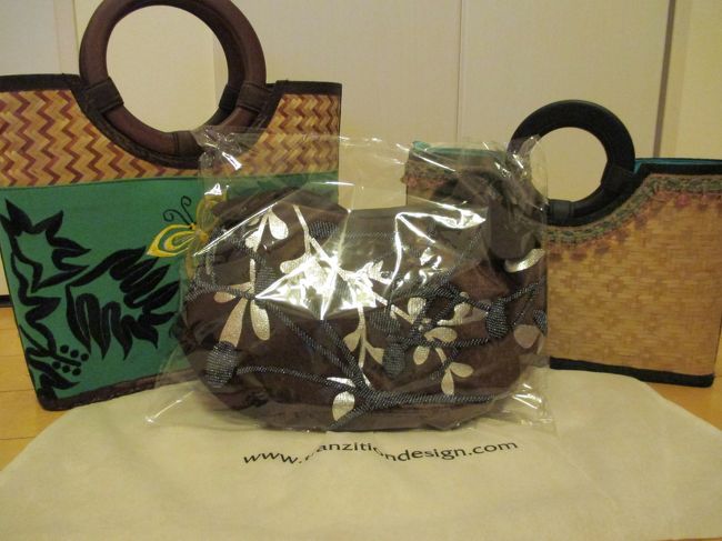 最後に、「Ａｊｉｓａｉ」で買ったバッグ。ｓｕｋｅｃｏ義母とｓｕｋｅｃｏ母へのお土産です。後日渡したら、喜んでもらえました。良かった〜。