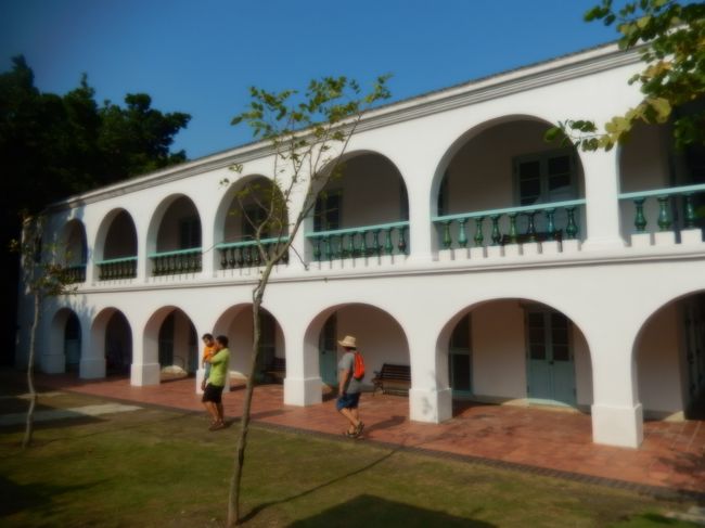 徳記洋行の白い建物