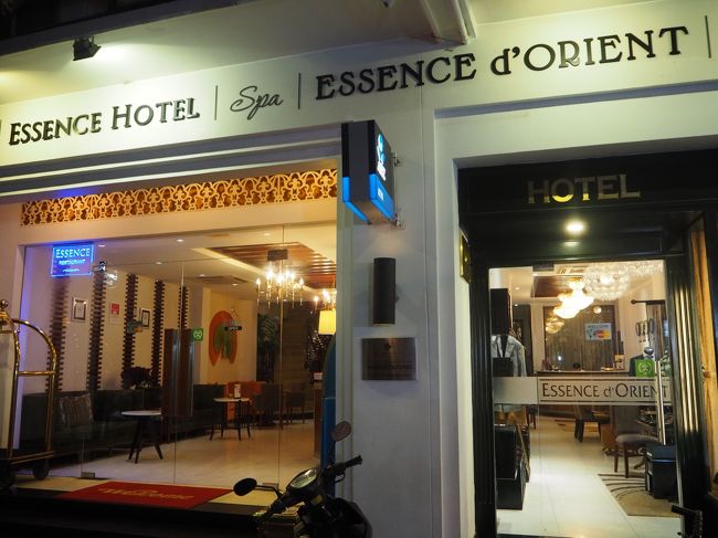 あっという間にハノイ・ノイバイ国際空港へ到着。<br /><br />まずは空港で2万円だけ両替。<br />レートは日本よりもいいんだとか。<br /><br />そしてそのままタクシーにてホテルへ！<br />友達の事前情報だと、ハノイで乗っていいタクシーは、<br />ハノイタクシー・マイリンタクシー・cpタクシーだけとのこと。<br />後はぼったくられる可能性が高いそうです。<br /><br />ちなみに、帰りはこの3つ以外のタクシーに乗ってしまい、5倍以上の値段をふっかけられました。（メーターまで細工されていた）<br />その時はベトナム語が分からないふりをして真っ当な値段しか払いませんでしたが、本当に注意してください。<br /><br />さて！<br />今回はハノイ旧市街にあるESSENCE d'ORIENT HOTEL　に宿泊しました。<br />トリップアドバイザーやexpediaでの口コミがよかったのでここに決めました。