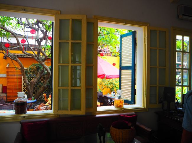 今度は外の席でもいいね！<br />