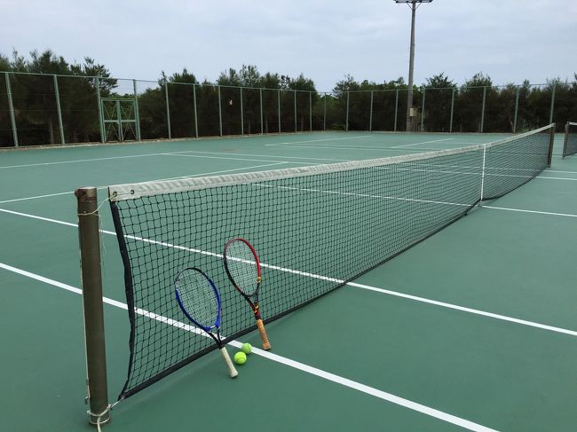 何十年ぶりにラケットを振ったでしょう<br /><br />感覚なかなか戻らずｗ<br /><br />体力の衰えヒシヒシ感じました…