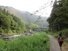 白丸湖を後にして、リバーハウスに戻ってきました

シャワーを借りてコーヒーを御馳走になりました。
なかなか至れり尽くせりの体験教室でした。

御岳渓谷遊歩道を通り、車に戻る途中
シャワーを浴びてさっぱりした体に風がとても気持ち良かったです。