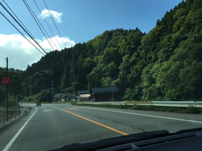 さて、輪島を後にします。<br /><br />１１：００くらいに輪島を出たのですが、駐車場難民が沢山いらっしゃいました。<br />渋滞がすごいことになってました。