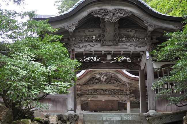 そして、有名な越前そば：けんぞうそばを食べにいこうとナビを設定したところ。<br /><br />新しい道が更新されていなくて、違う道を案内されてしまい、高速道路にのせられてしまいました・・・<br />泣く泣く断念。たべたかったのにー！！