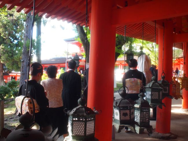 中に入るとお日柄の良い方々に遭遇。<br />