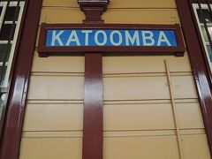 約2時間でブルーマウンテンズの最寄りの駅、カトゥーンバ駅へ。