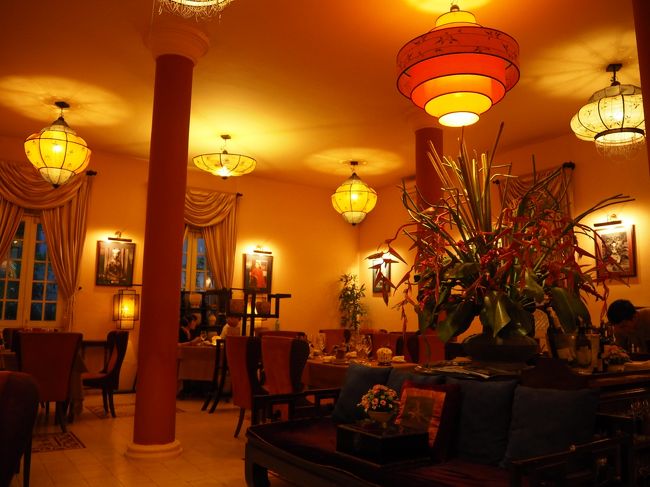 店内はクラシックが流れ、ハノイ最後の夜を美しく演出してくれる。<br /><br />間接照明がロマンチックな気分にしてくれる。<br /><br />友よ、こんな素晴らしいレストランを紹介してくれてありがとう。