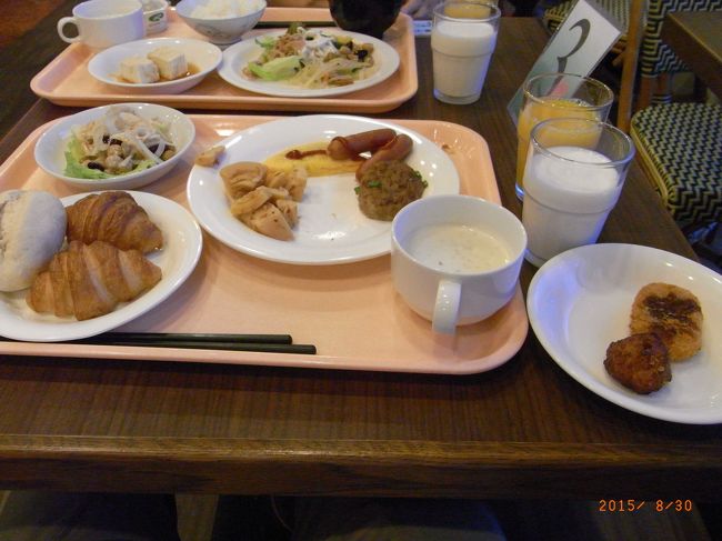 石垣島三日目は、幻の島とシュノーケリングのツアーにだよ！<br /><br />到着した日に、ホテルで申し込みしたの。<br /><br />お天気が気になってたけど、晴れてくれたよ(＾◇＾)🌅