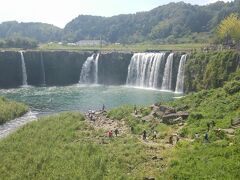 原尻の滝全景。