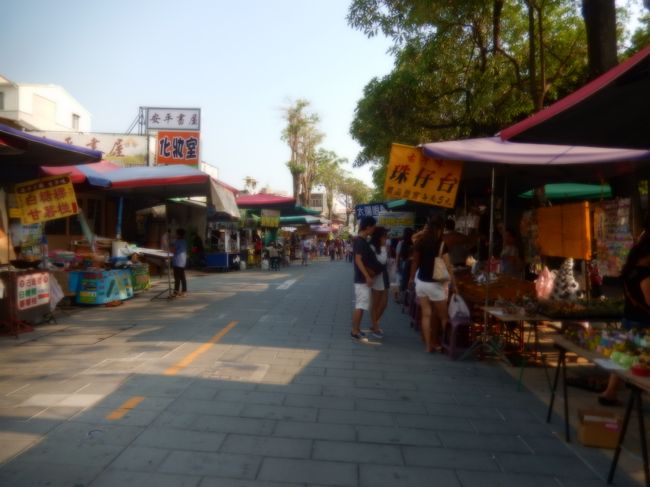 古堡街、観光客が多くいました