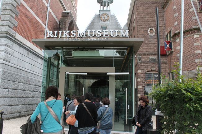 オランダ・アムステルダム。国立博物館入口、内部はノーフラッシュ撮影可能です。
