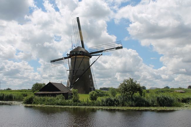 オランダ・キンデルダイク地方の風車風景