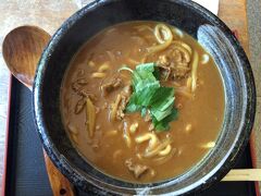 　この日の薬師寺参道近くの喫茶店、「水煙」で食べたお昼御飯。
　お昼御飯どうしようか、と悩んでいたところ、「カレーうどん」の幟が立っているのでこちらで即決。当初は「奈良では」の食事も考えていましたが、大変お腹がすいていた&疲れていたので、見つけた店に即入店。９８０円くらいだったかな？
　とろみがあって、出汁が効いていて、まさに王道のカレーうどんです。美味しかった！