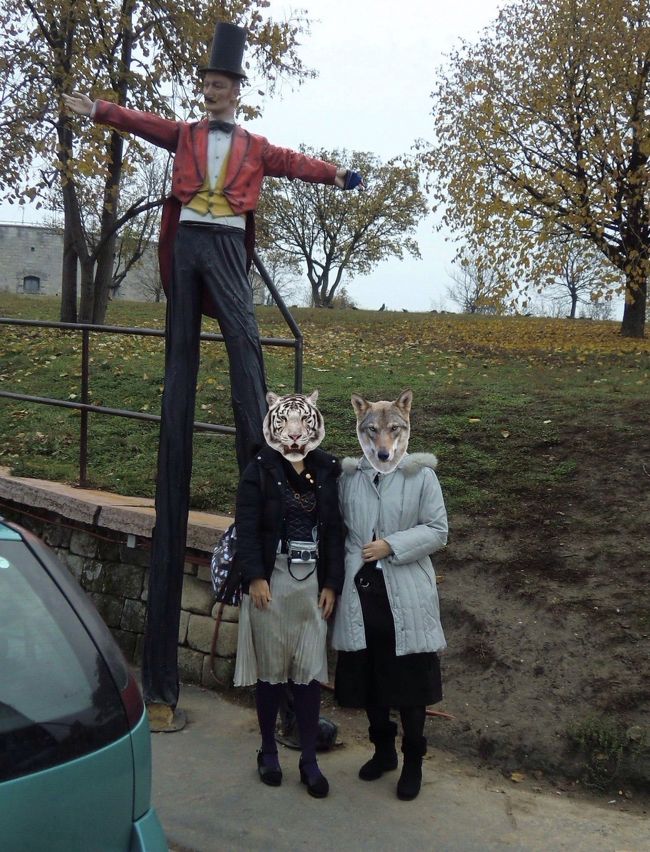 ブダペスト　ゲレルトの丘パーキングにあった像<br />あしながおじさんに見えるとけっこういわれるけど確かにそうそう。