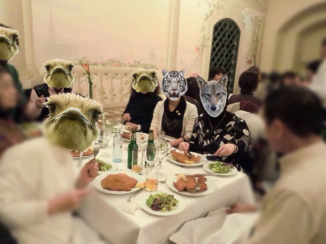 ウィーン　市庁舎　晩メシレストラン<br />地下に降りると部屋によって内装が異なる。<br />団体客専用は一番シンプルな地味な部屋。